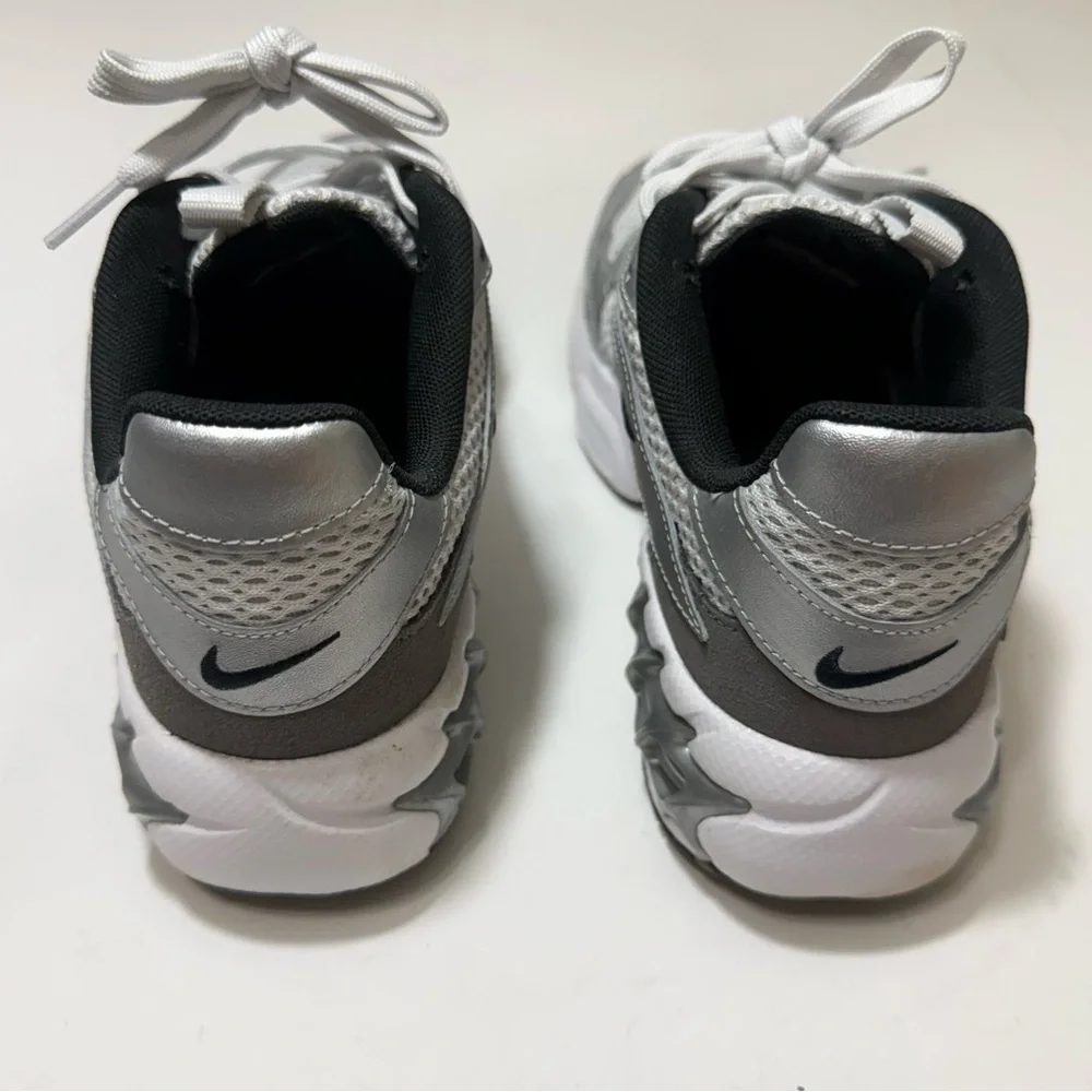 Nike Women's Zoom Air Fire Sneakers - Metallic Silver and White - Size 8 - Picture 14 of 16